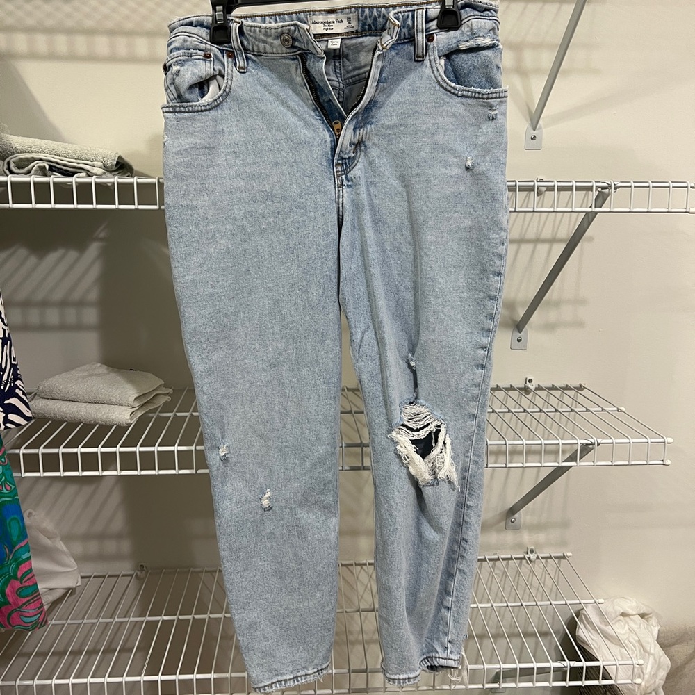 Abercrombie and Fitch The Mom Jeans, High Rise